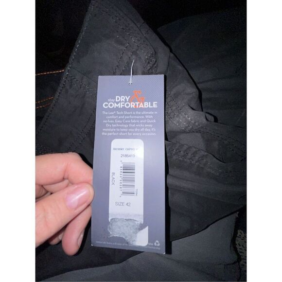 NWT Lee Dungarees Black Cargo Shorts Men’s Size 42 - Picture 3 of 4